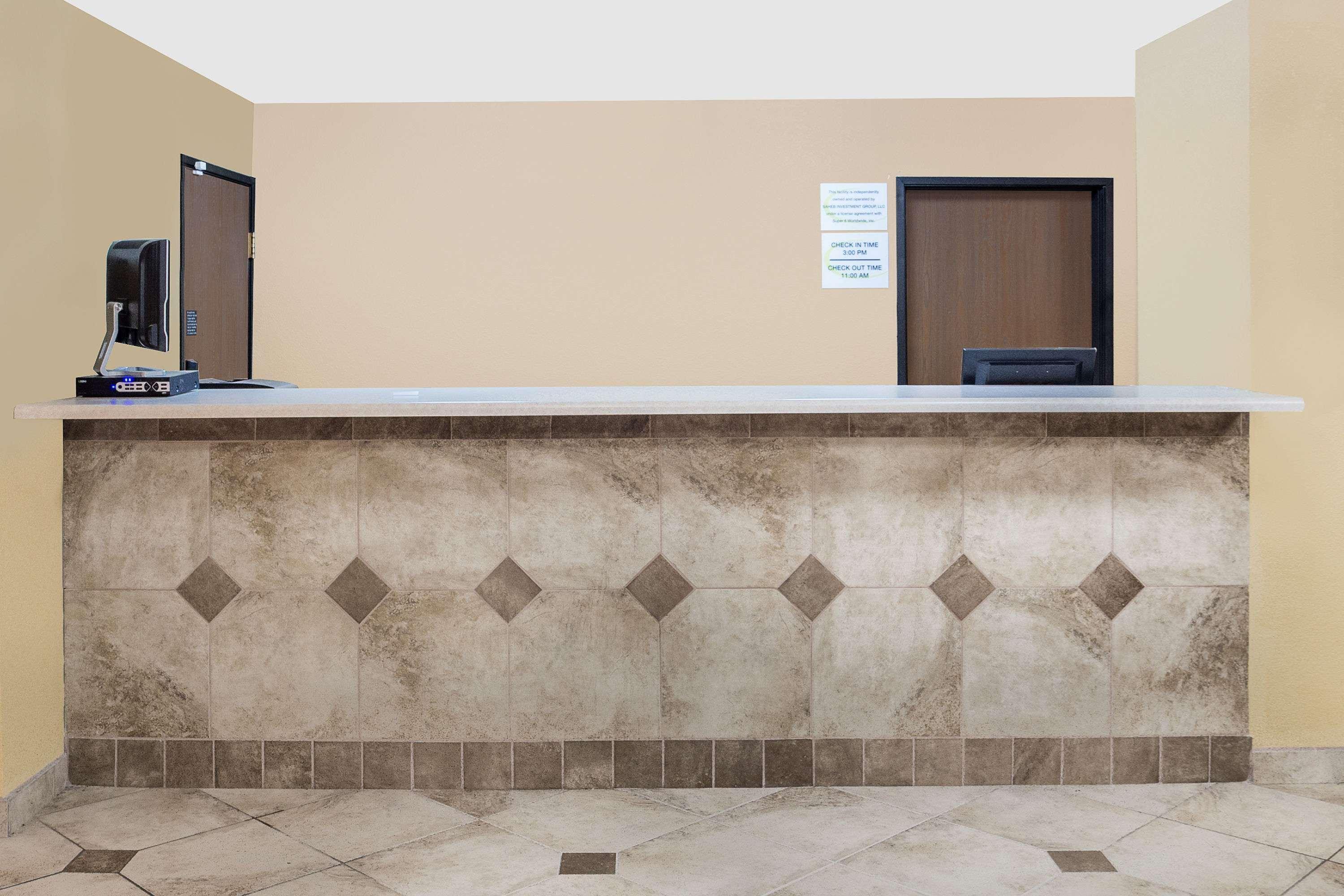 Super 8 By Wyndham Wi Motel 2*