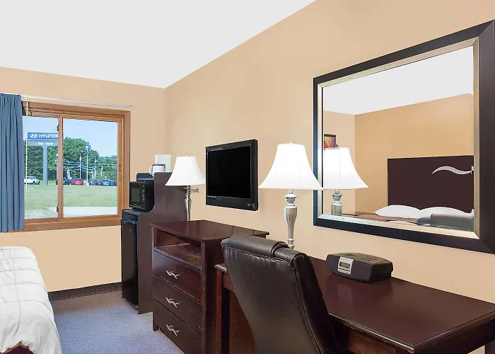 Super 8 By Wyndham Sheboygan Wi